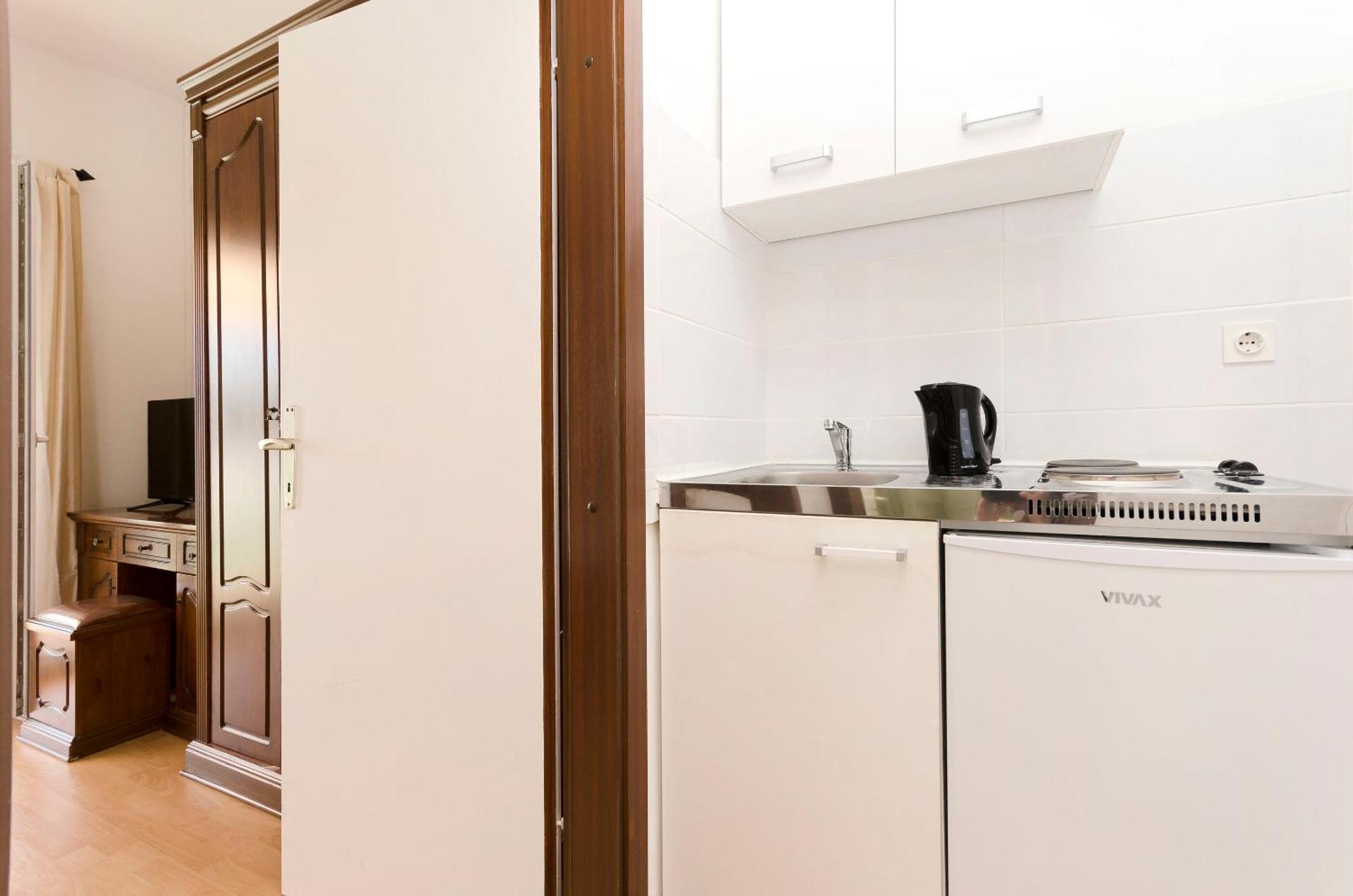 Apartment And Rooms Artina 沃迪切 外观 照片