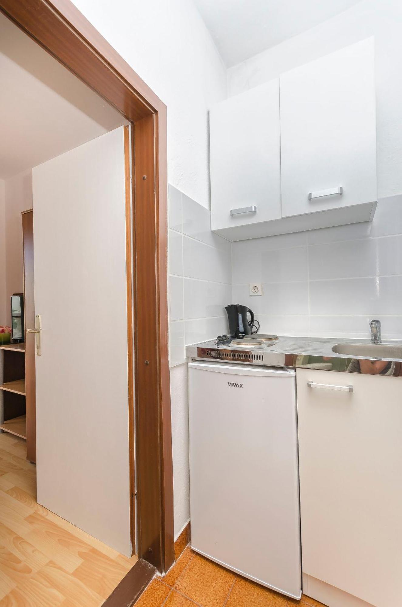 Apartment And Rooms Artina 沃迪切 外观 照片