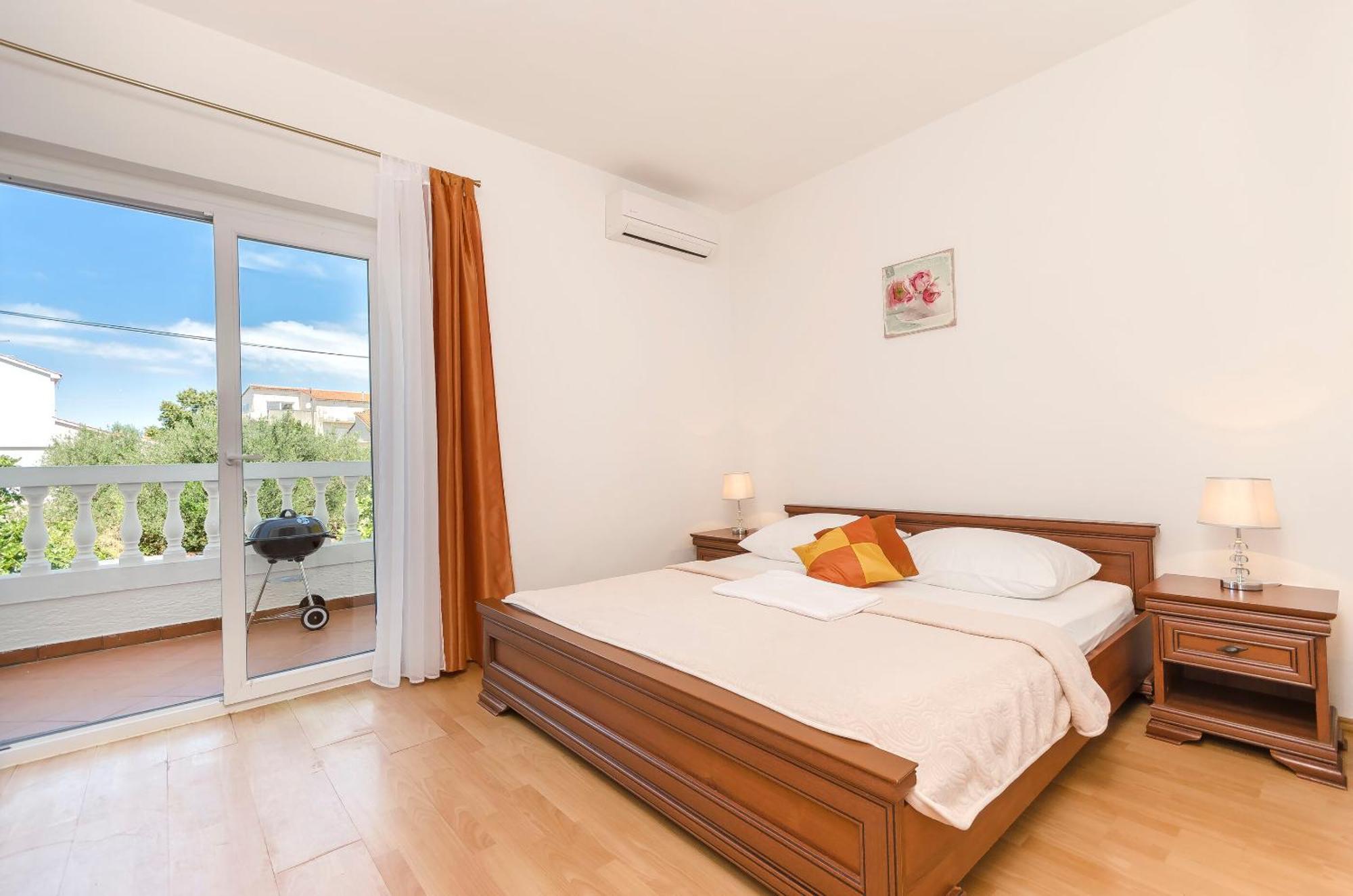 Apartment And Rooms Artina 沃迪切 外观 照片