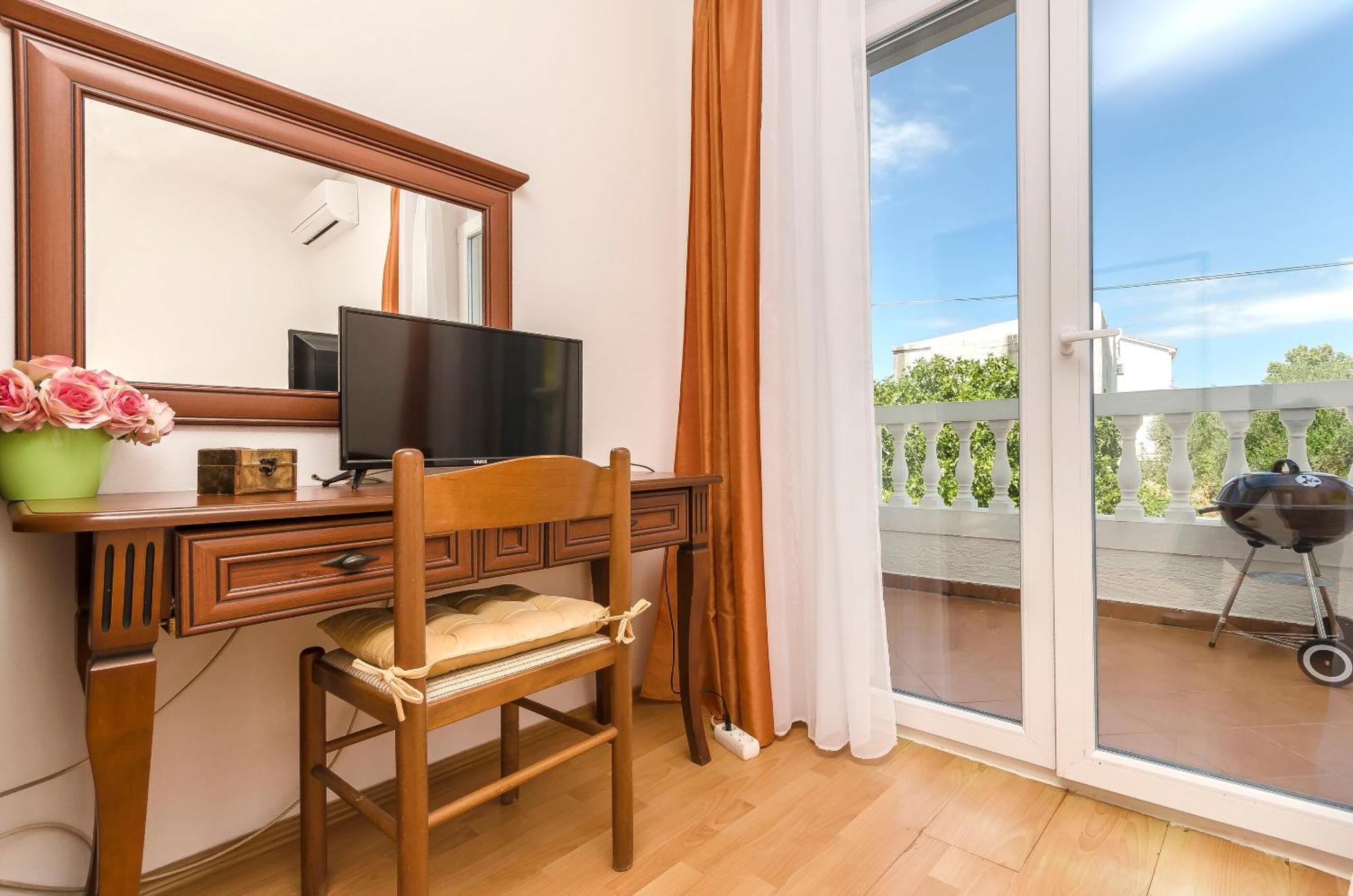 Apartment And Rooms Artina 沃迪切 外观 照片