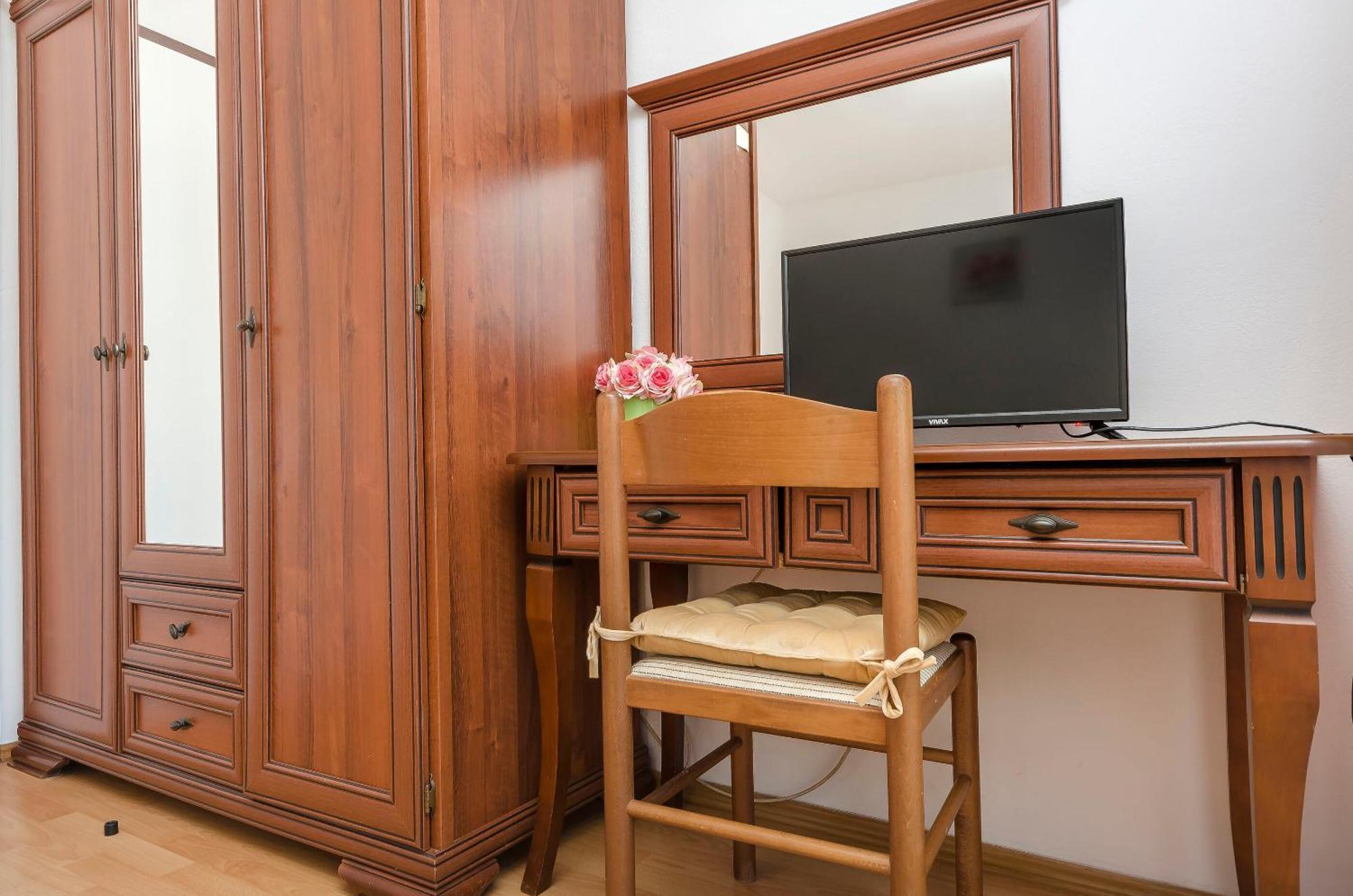 Apartment And Rooms Artina 沃迪切 外观 照片
