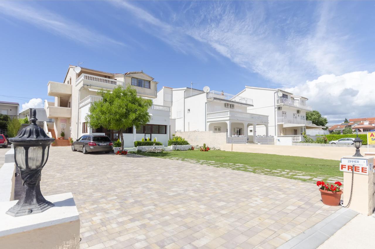 Apartment And Rooms Artina 沃迪切 外观 照片