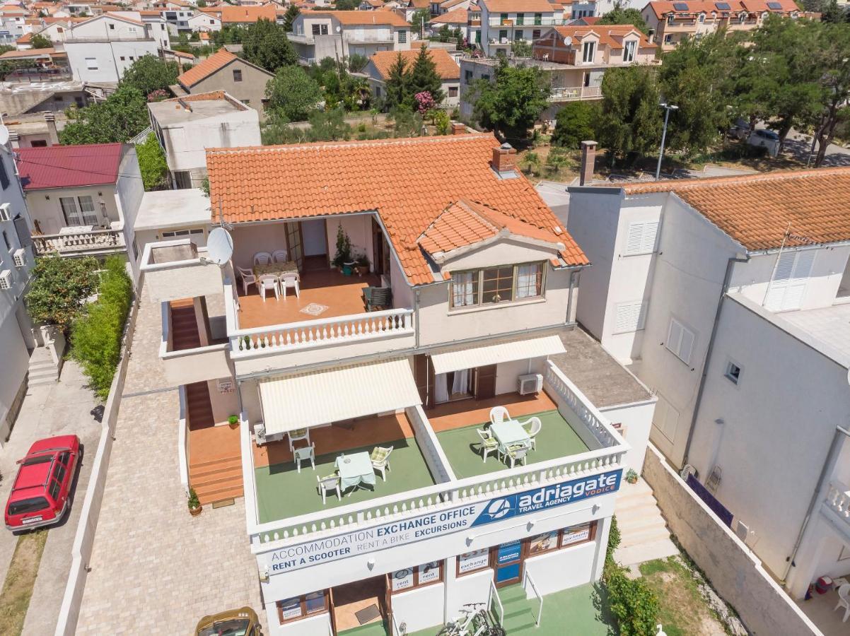 Apartment And Rooms Artina 沃迪切 外观 照片